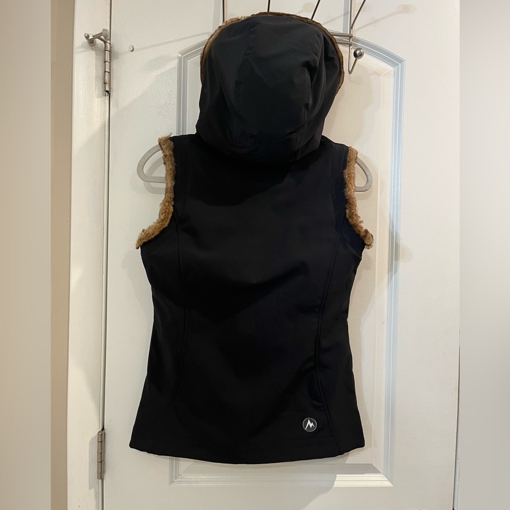 Marmot Furlong Soft shell Faux Fur Trimmed Hooded Vest Sz S Black Fleece Lined - Picture 4 of 14
